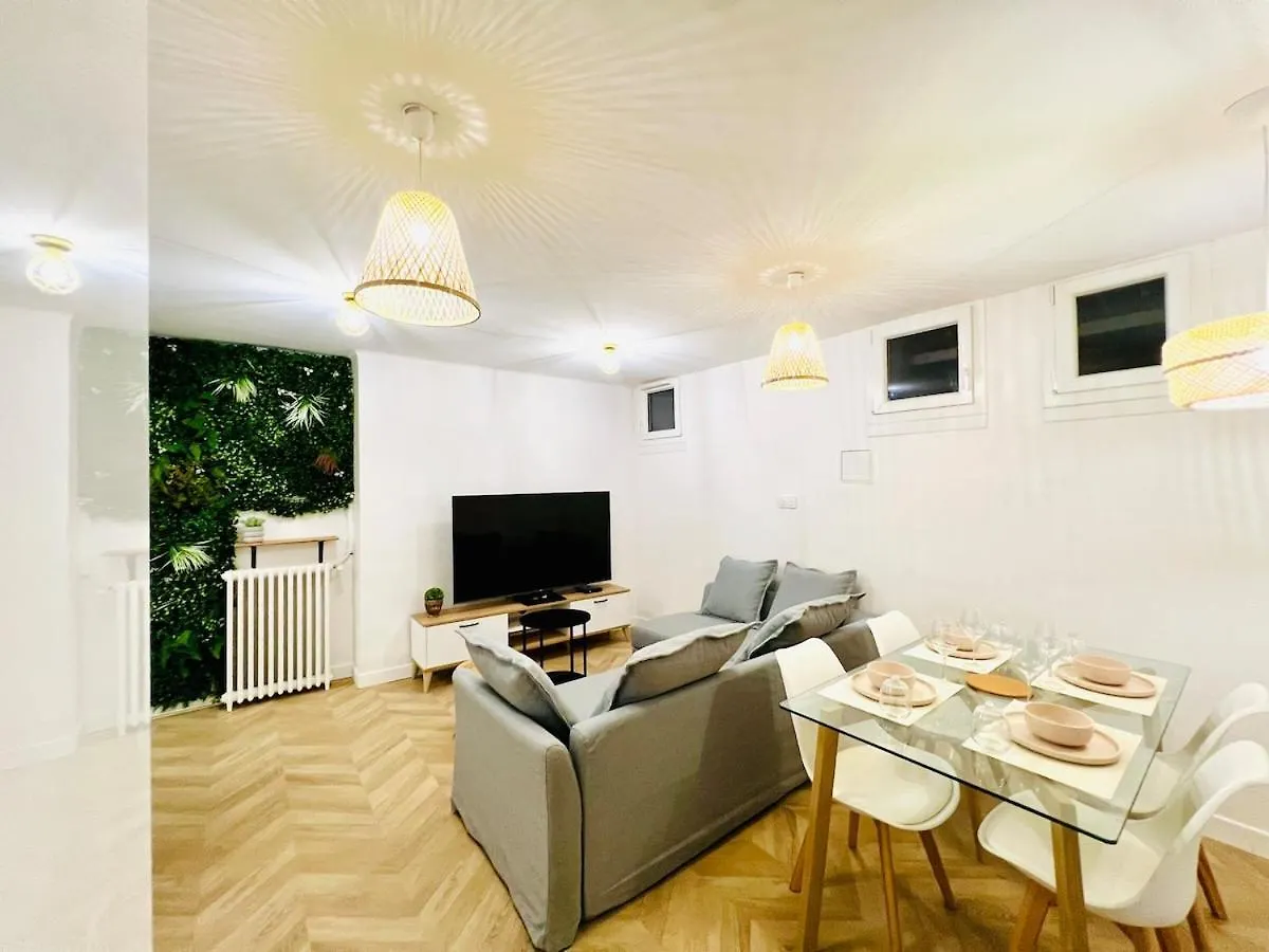 Apartment 8 Min From Paris, L'Entre-Vert, Park Side Villejuif France