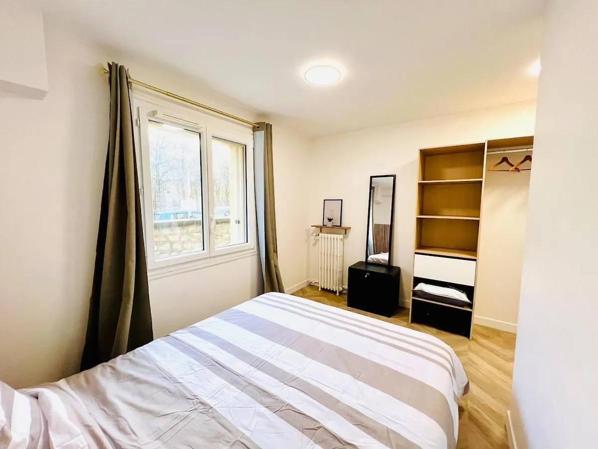 8 Min From Paris, L'Entre-Vert, Park Side Villejuif Apartment