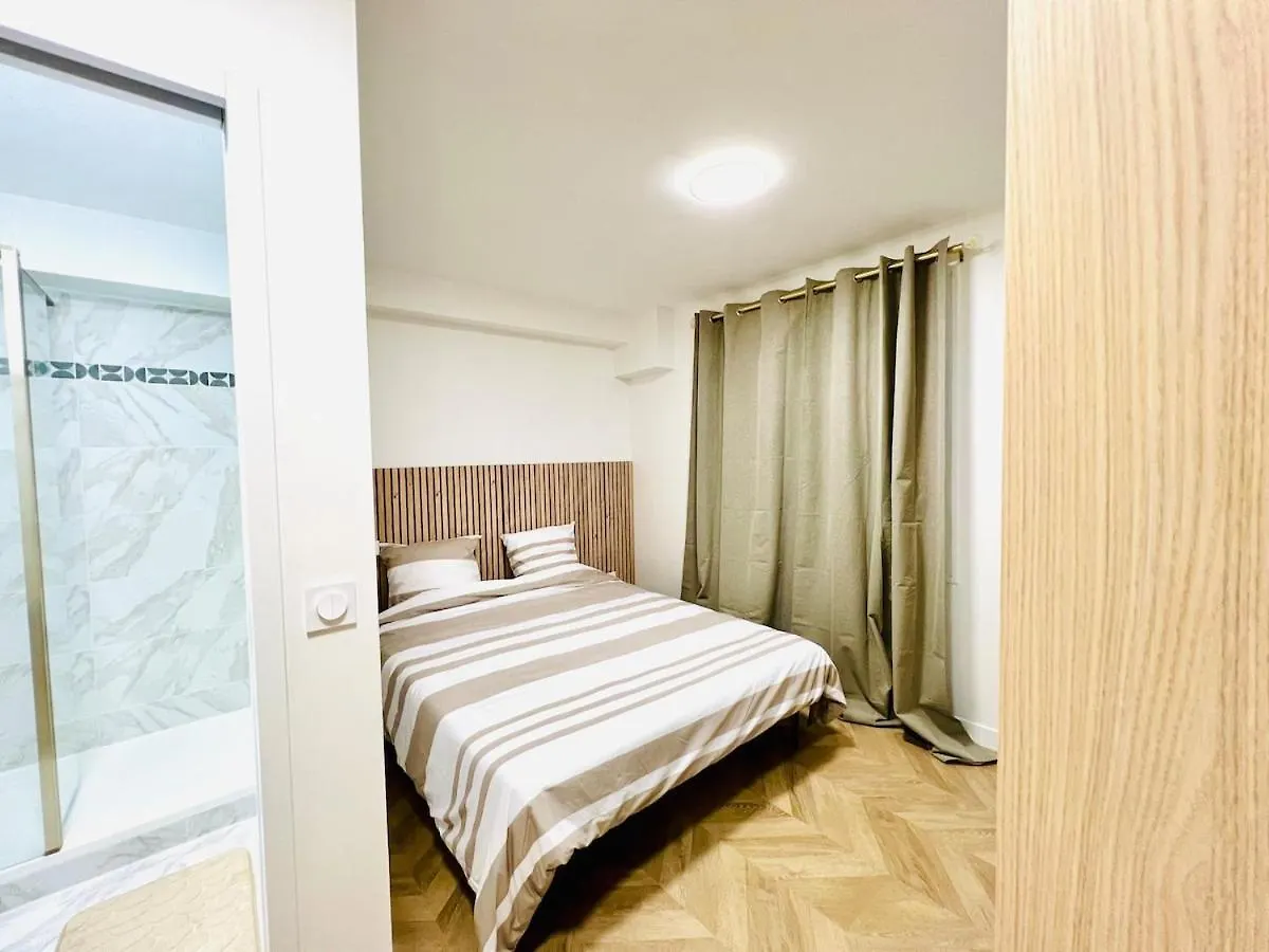8 Min From Paris, L'Entre-Vert, Park Side Villejuif 0*,  France
